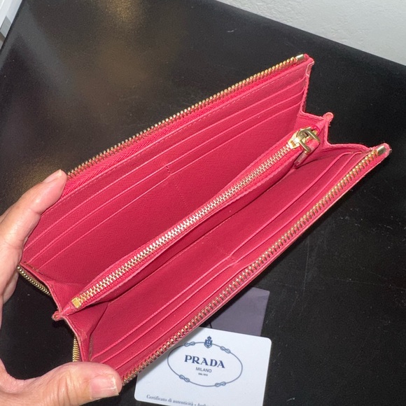 Prada watermelon Red Leather Wallet with Bow Detail - Picture 9 of 9